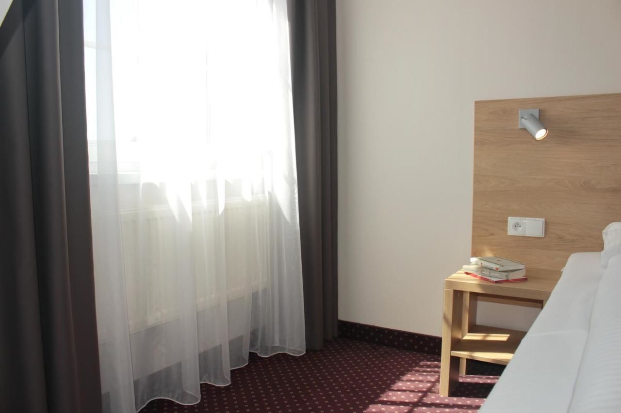 Отель Hotel Huszcza Мронгово-37
